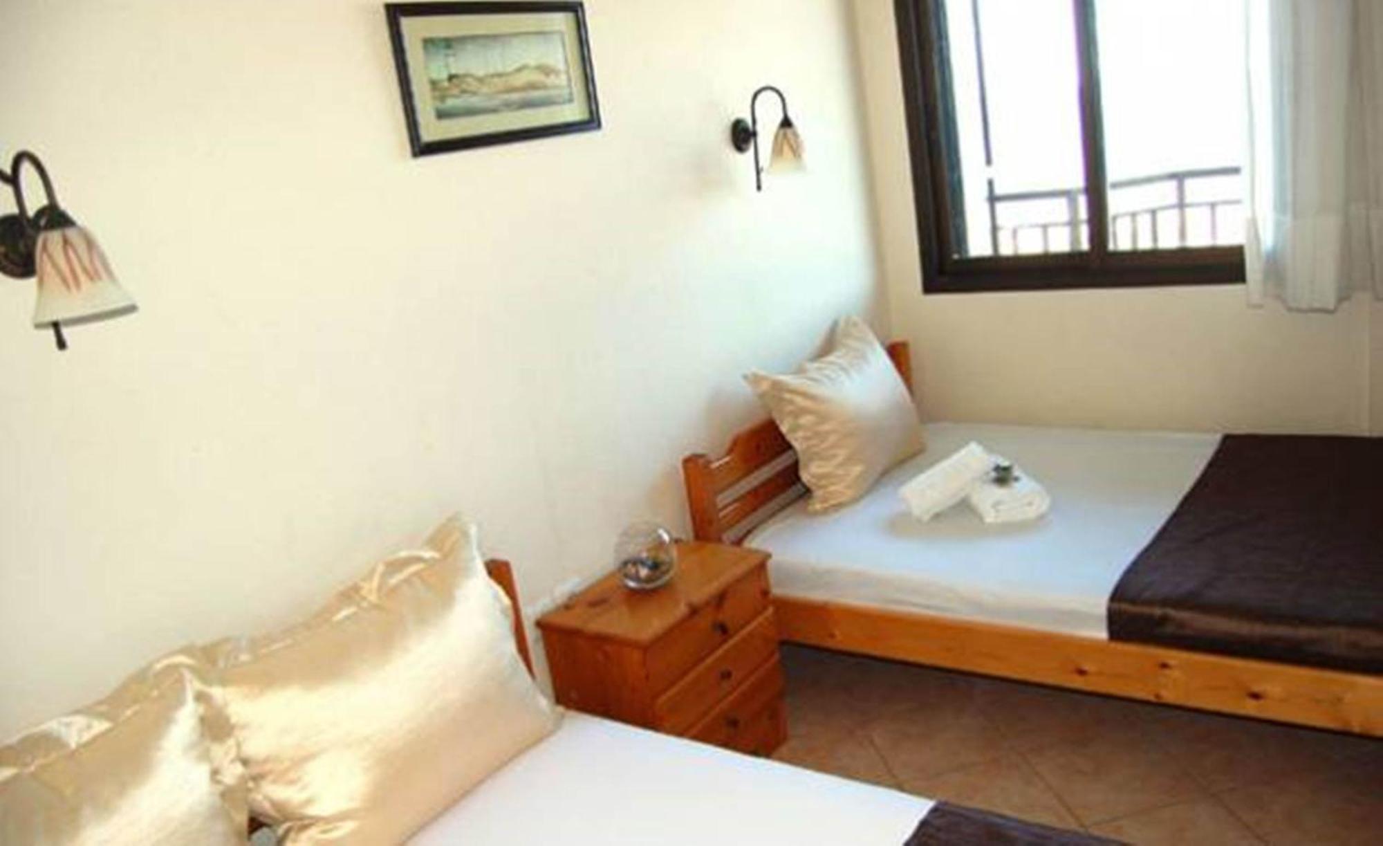 Melachrini Apartments Vrasná Rum bild