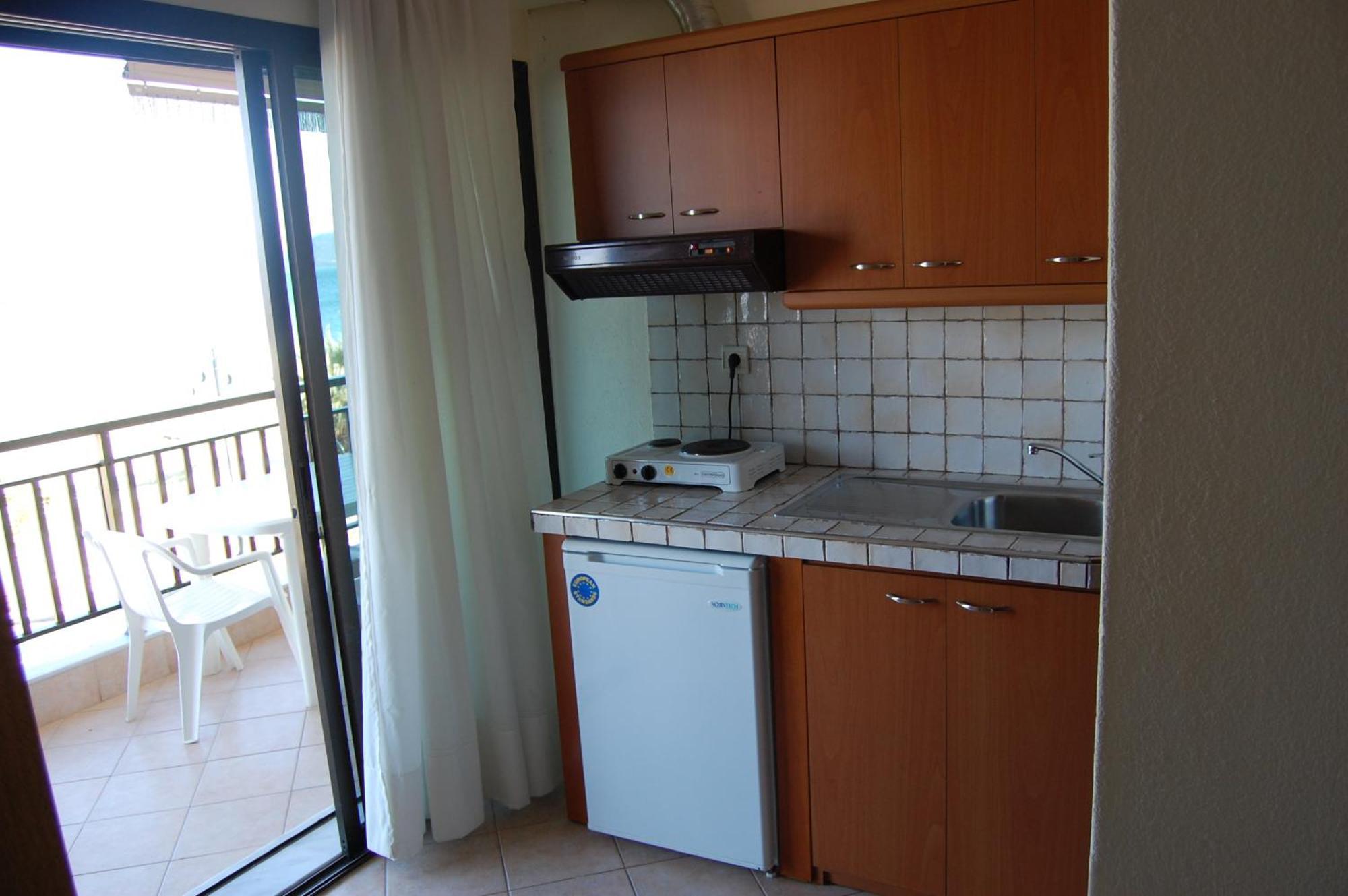 Melachrini Apartments Vrasná Exteriör bild